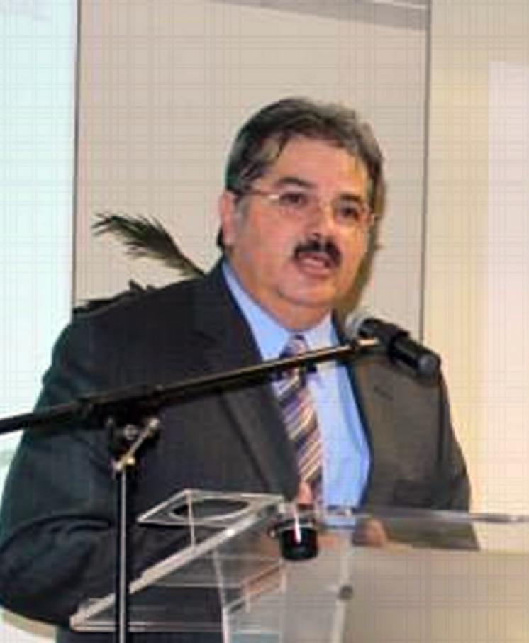 Dr. Martín Pastor Angulo