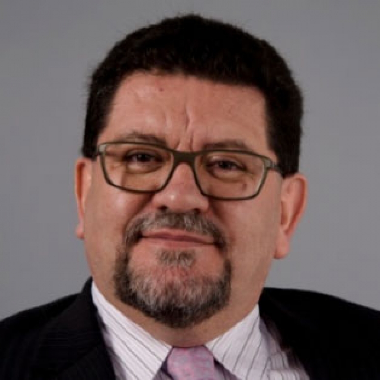 Dr. Martín Lopez Calva